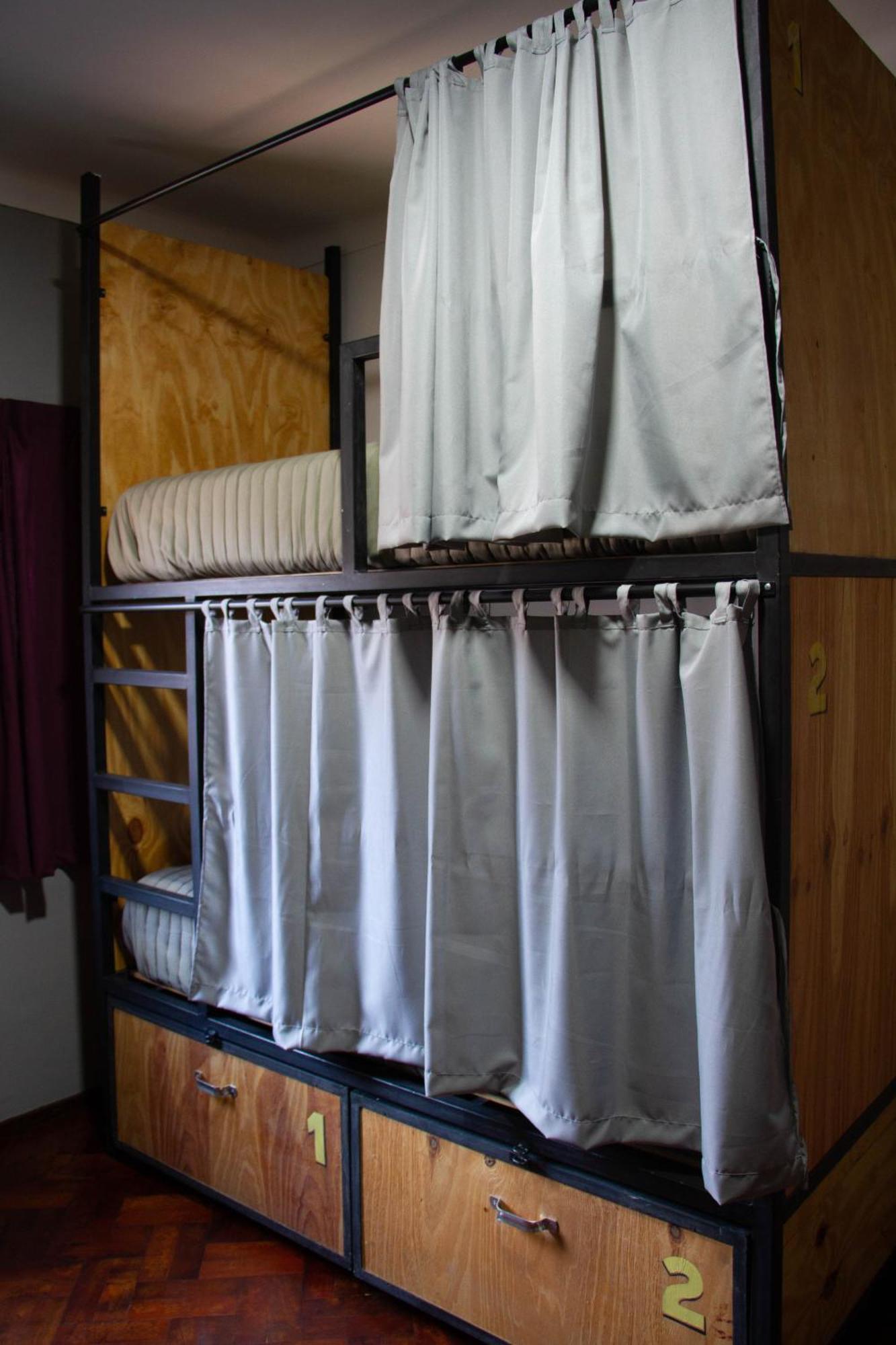 Sin Fin Hostel Мендоса Экстерьер фото