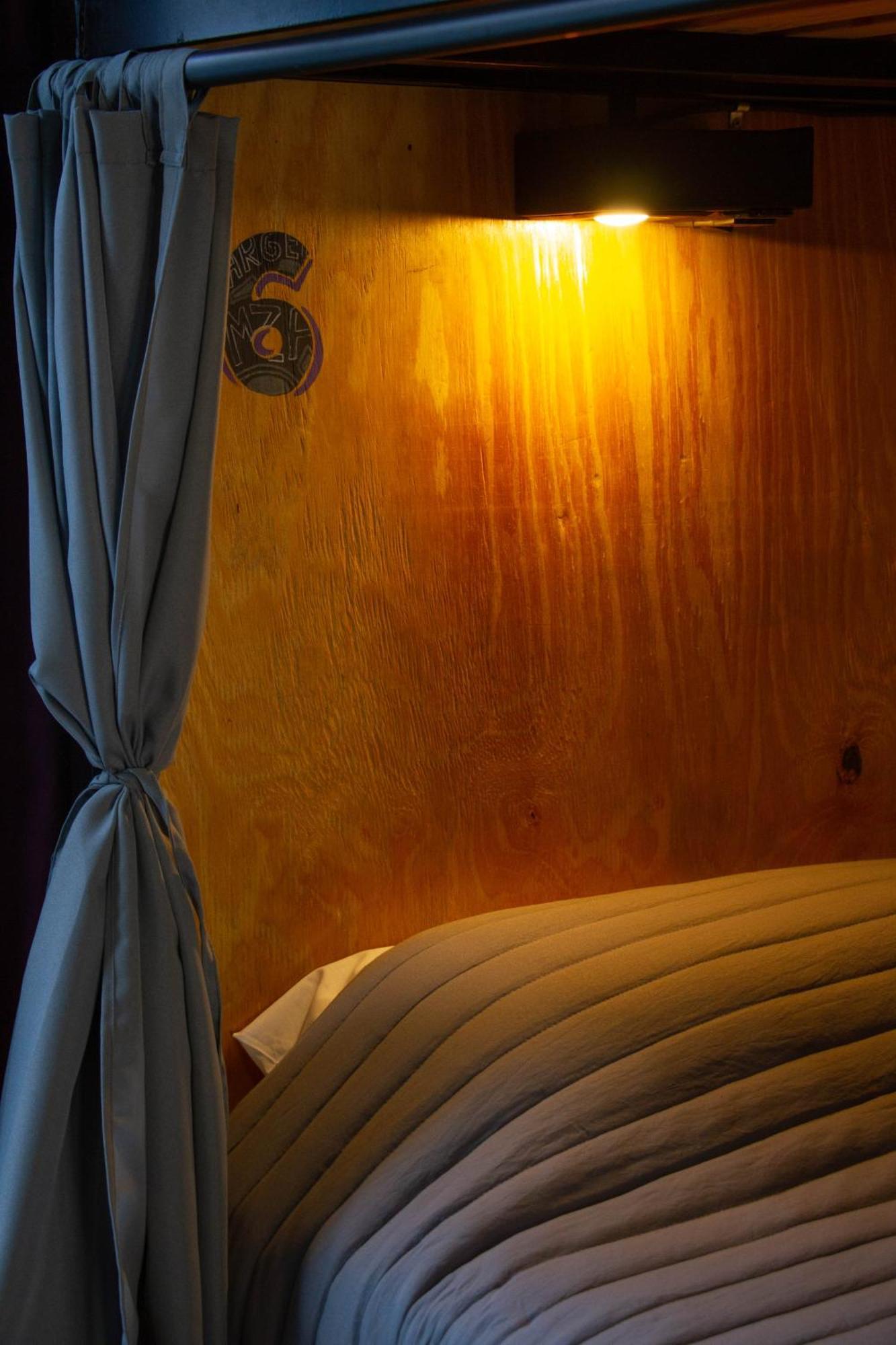 Sin Fin Hostel Мендоса Экстерьер фото